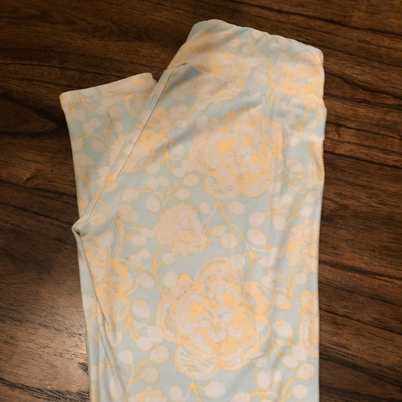 Lularoe OS Leggings - Picture 1 of 3